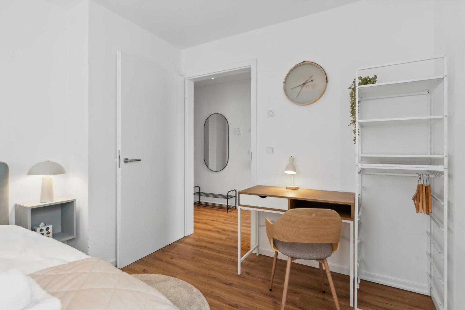 Deluxe Apartment In Bielefeld City Mit Parkplatz Und Balkon Exterior photo